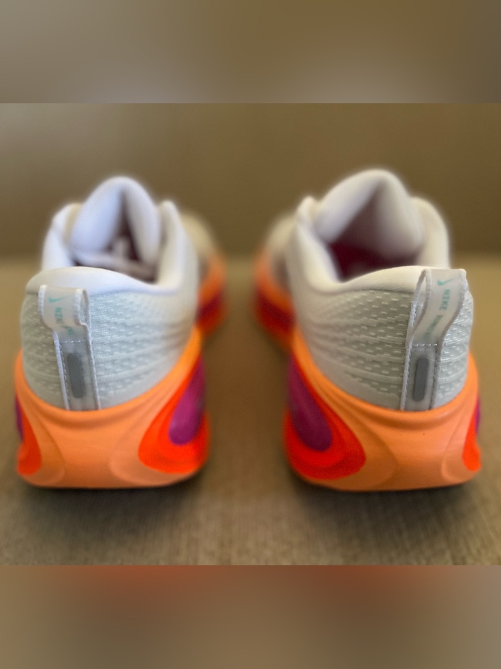 Size 10.5w / 9m - Nike Vomero Plus White Fire Pink HV8154-104 Unisex BRAND NEW - Picture 7 of 11